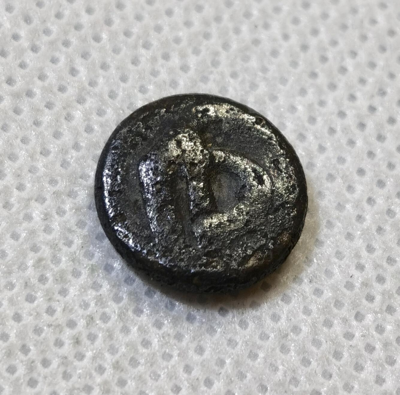 甄臻铺-世界币章拍卖（第44期）精品场拍品征集中，送拍享返佣金等优惠多多 海上丝绸之路货币 三佛齐王国打制银币 2.3克 檀香花图案，细节见图