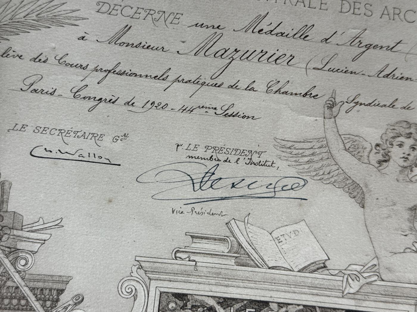 欢庆元旦！戎马世界章牌大赏第109期元旦大拍 法国中央建筑师协会银奖证书，1920年授予Lucien Adrien Laurent