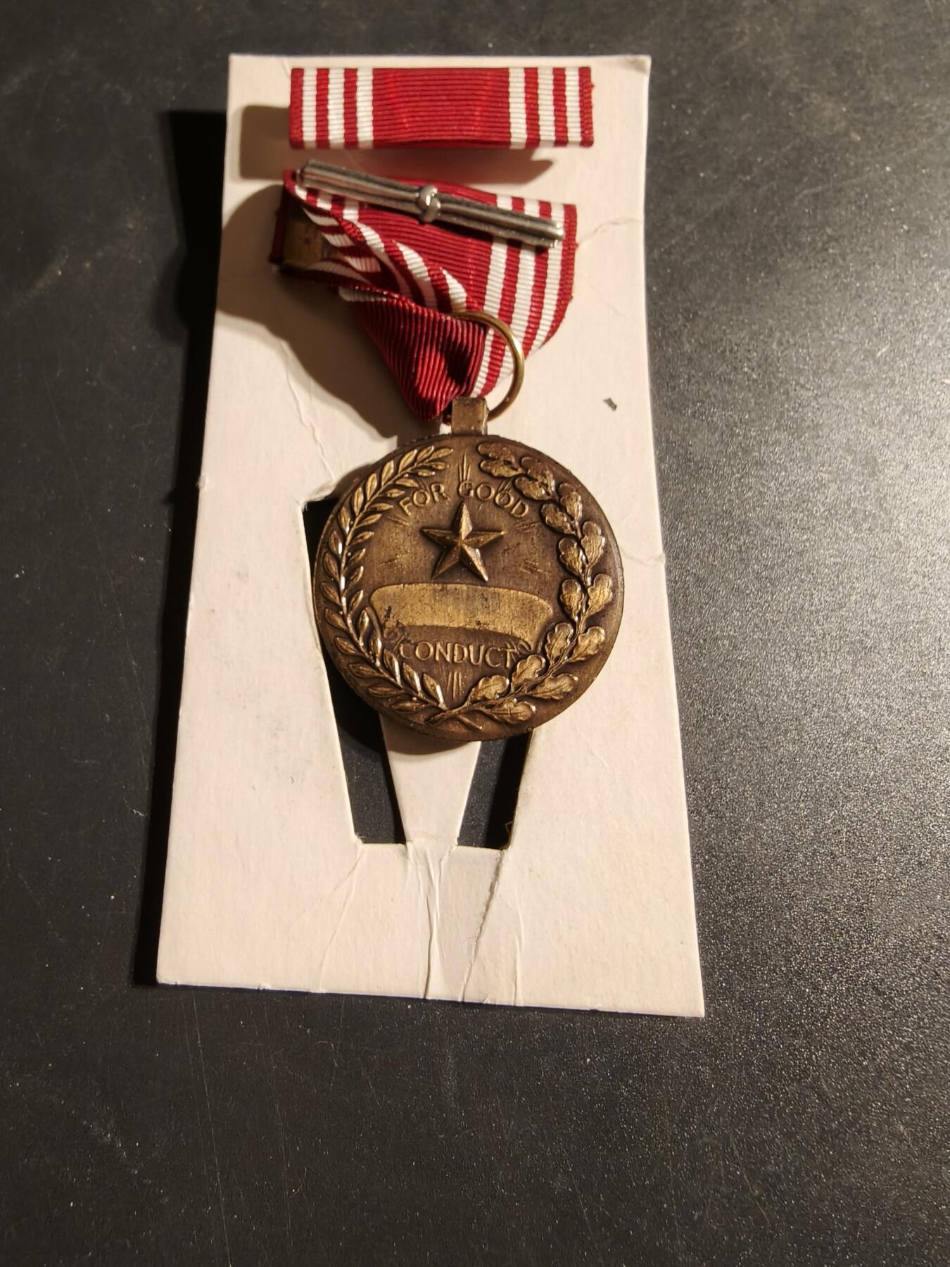 老王徽章第170期 美国陆军品德优良奖章   带服役条    原盒带略