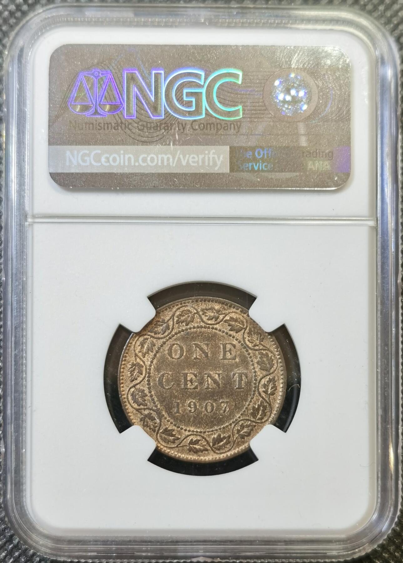 甄臻铺-世界币章拍卖（第44期）精品场拍品征集中，送拍享返佣金等优惠多多