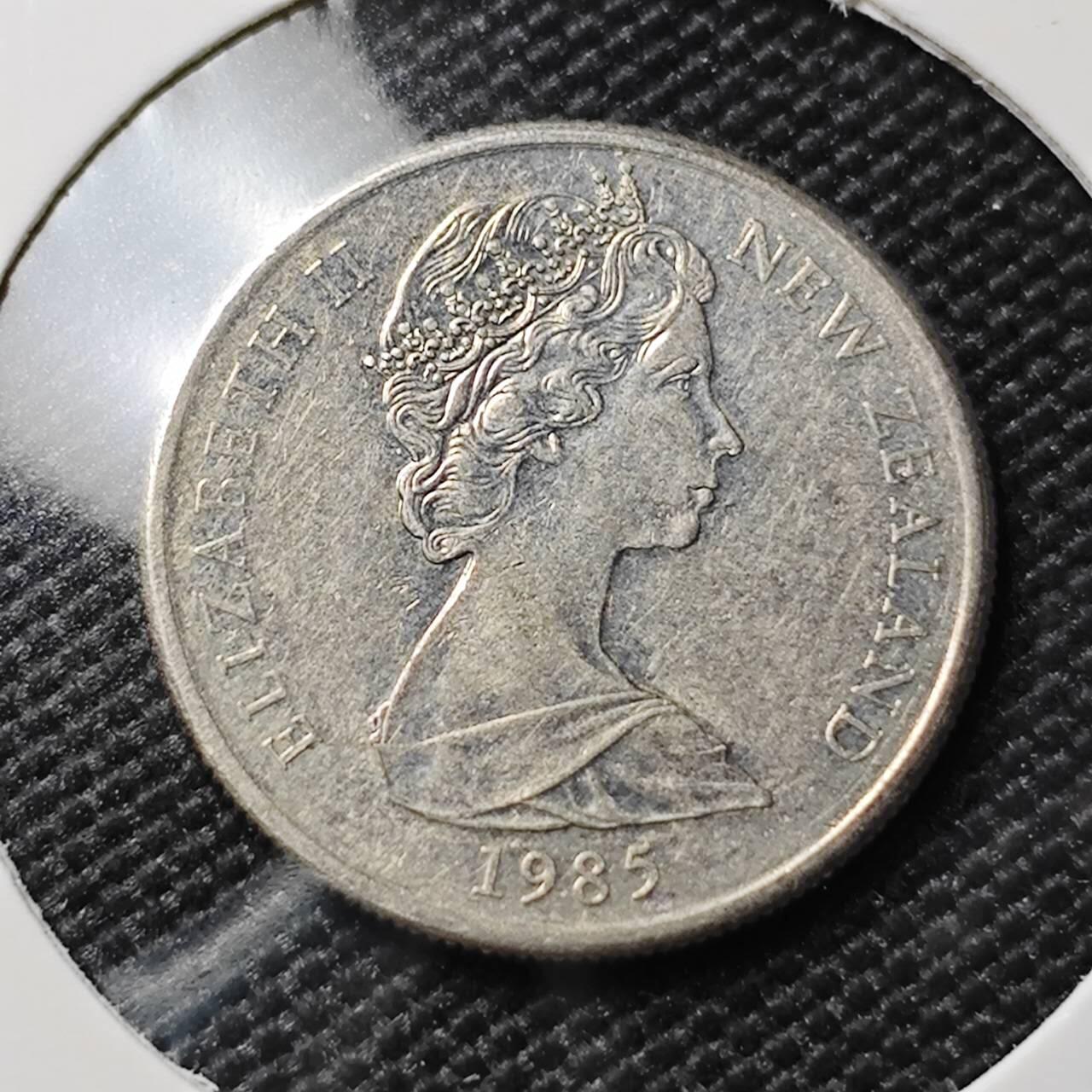 KK钱币收藏小铺 第382期  2月预留时间 周末发货 1985新西兰5分 浅雕版