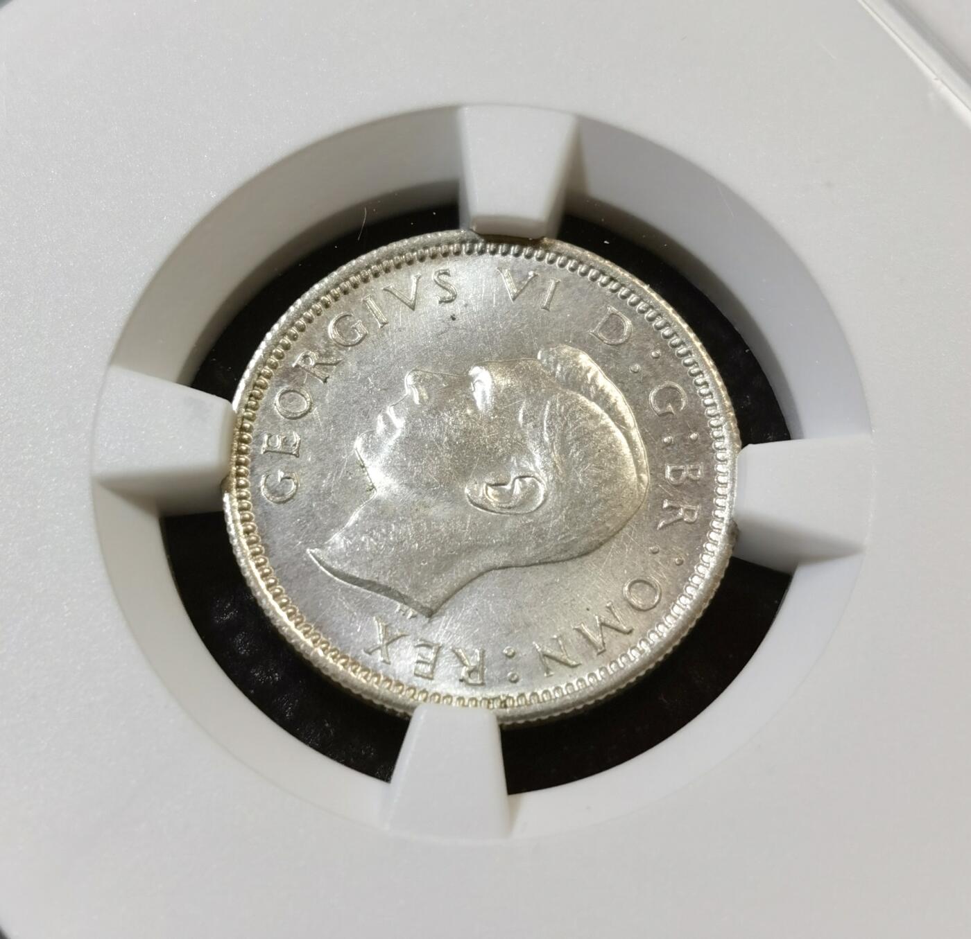 甄臻铺-世界币章拍卖（第44期）精品场拍品征集中，送拍享返佣金等优惠多多