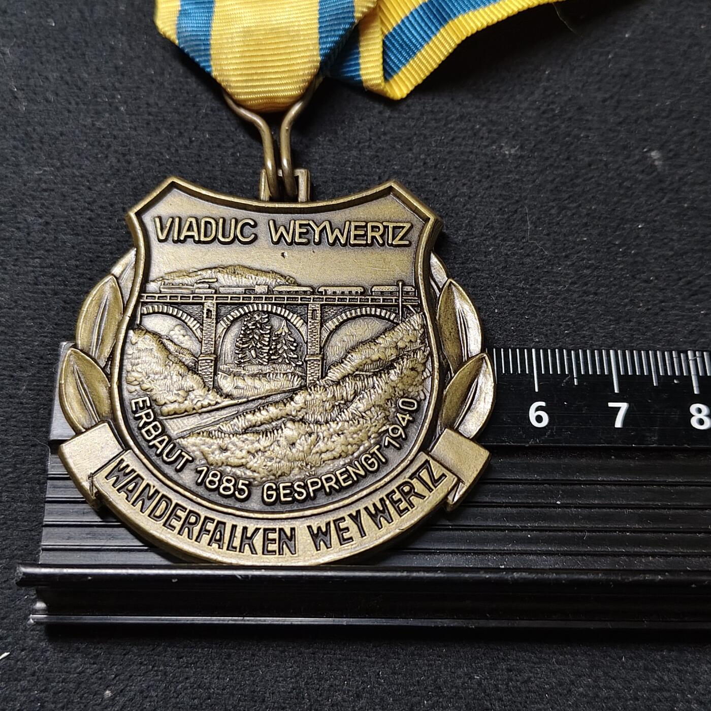 【全场包邮】纯粹捡漏拍486场（免费代拍第23场） 【勋章】比利时韦维尔茨“游隼”徒步协会1981年纪念勋章