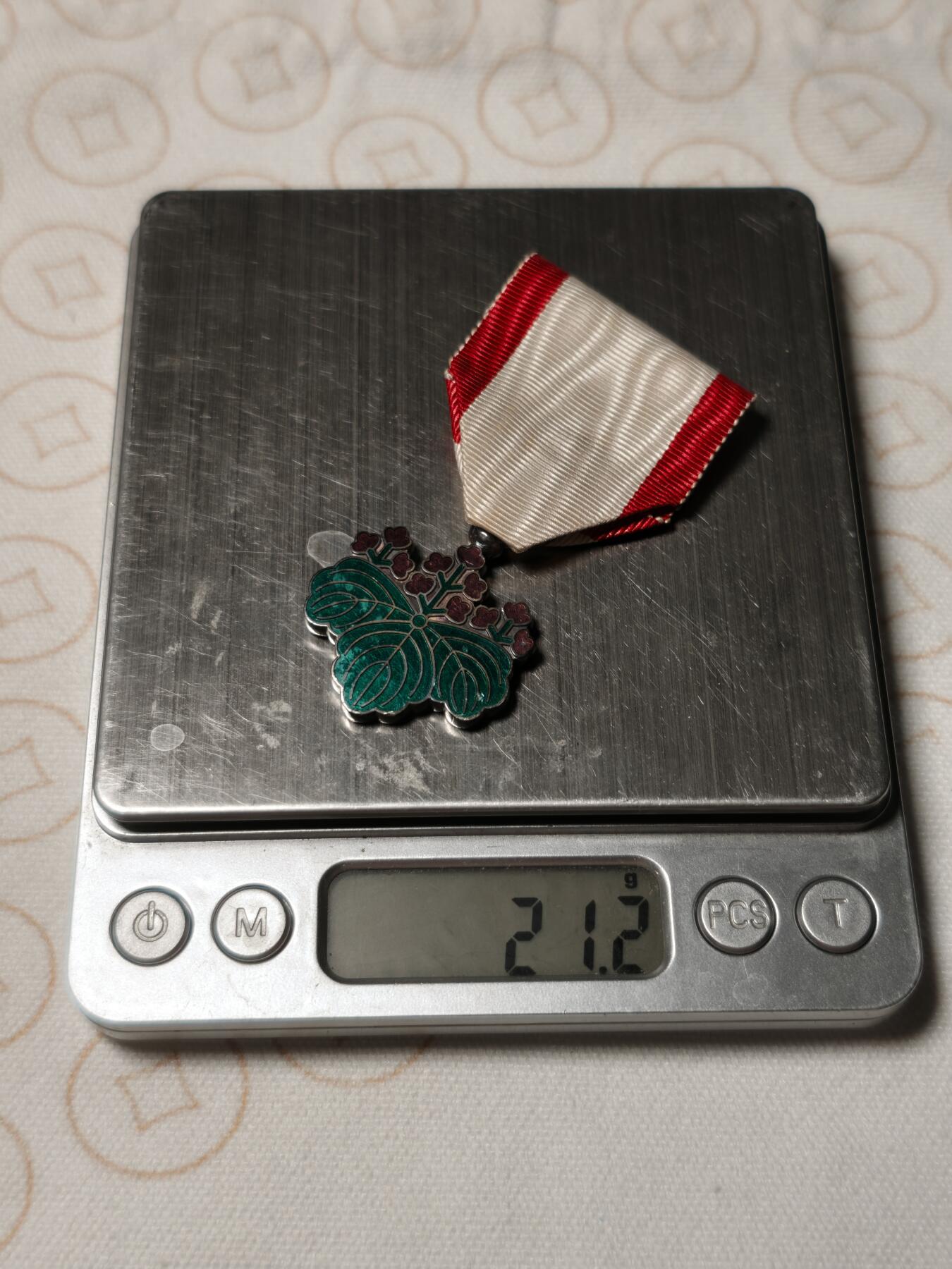 抚柳草堂-第二期章牌钱币 奖章勋章限时免佣 满百包邮 放漏专场 七等青色桐叶章 原盒带杯绶银质21.2g七宝烧工艺