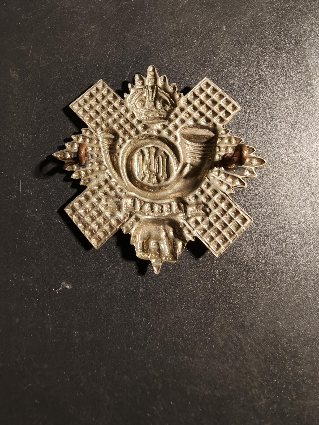 老王徽章第170期 英国高地轻步兵团帽徽     一战时期