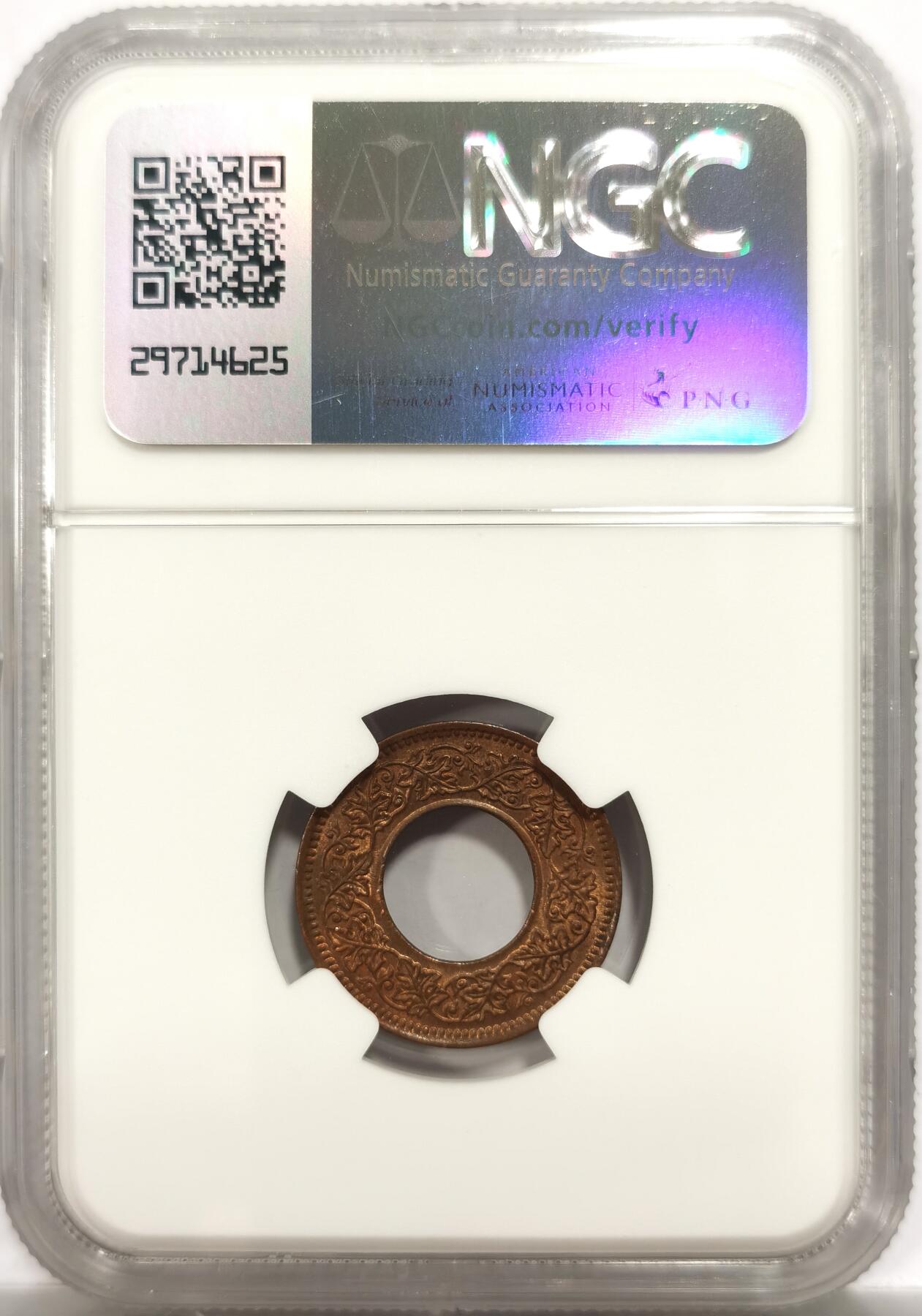 博洋堂世界钱币拍卖第153期（全场包邮） NGC MS64BN 印度1947年1派沙中孔小铜币，是英属印度的关门年份币，少见年份，当年印度即独立了，很有纪念意义的一枚，分数合格
