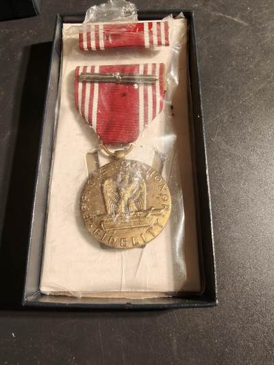 老王徽章第170期 - 美国陆军品德优良奖章   带服役条    原盒带略