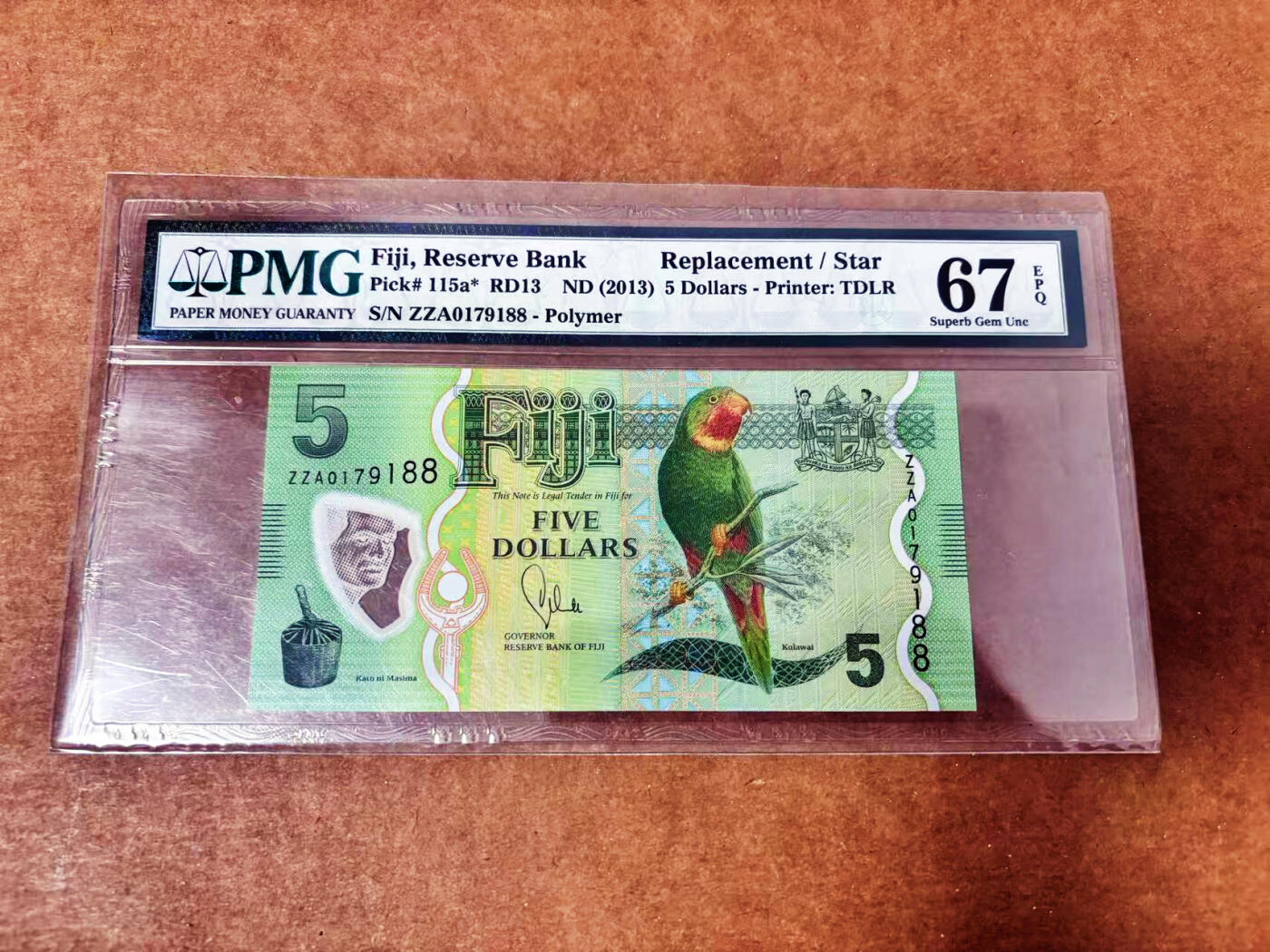 【Blue Auction】世界纸币精拍第764期——18级TOP拍卖/信誉/品质/专业/高效💫 【88尾补号】斐济 2013年5元  PMG67EPQ 