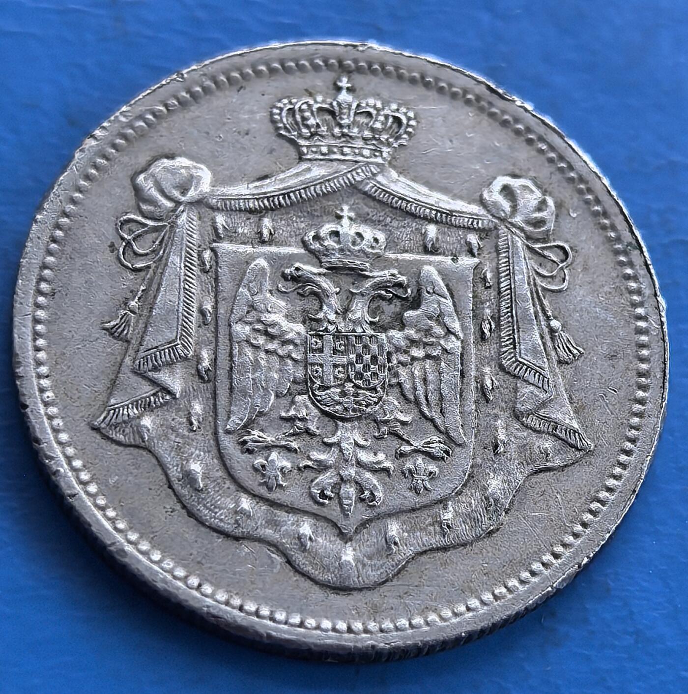 外国优质老铜币高银银币，周六九点倒数截拍，满百包邮，持续收拍 南斯拉夫王国 1920 年 25 帕拉，正面 “ДВАДЕСЕТ ПЕТ ПАРА（25 帕拉）” 及纪年 “1920” ，搭配象征贸易的双蛇杖图案；背面是南斯拉夫王国国徽，双头鹰、皇冠等元素，彰显国家权威与历史传承。银币材质、独特设计，见证南斯拉夫早期货币文化，对研究巴尔干半岛历史、货币演变意义重大，是承载特殊历史的实物遗存 。