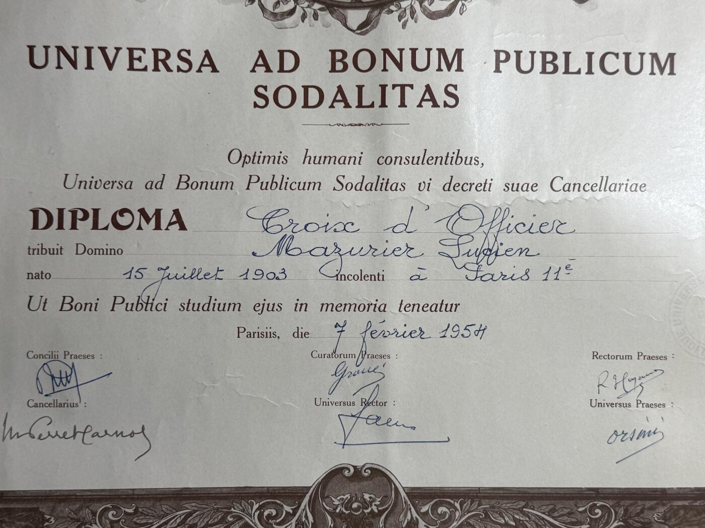 欢庆元旦！戎马世界章牌大赏第109期元旦大拍 法国“公共利益普世协会”会员证书，授予Lucien Adrien Mayriller协会官员身份
