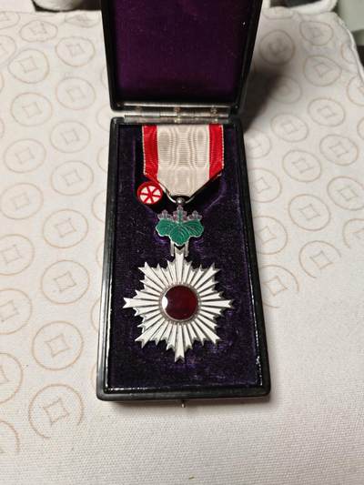 抚柳草堂-第二期章牌钱币 奖章勋章限时免佣 满百包邮 放漏专场 - 勋六等单光旭日章 银质36.9g七宝烧工艺 原盒带杯绶 品相很好推荐