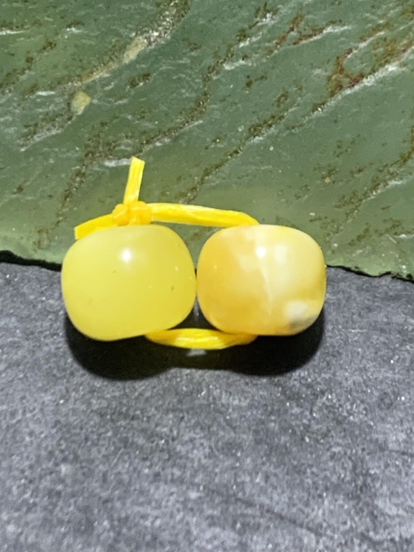 天然俄料原矿蜜蜡小尺寸老形桶珠腰珠两颗