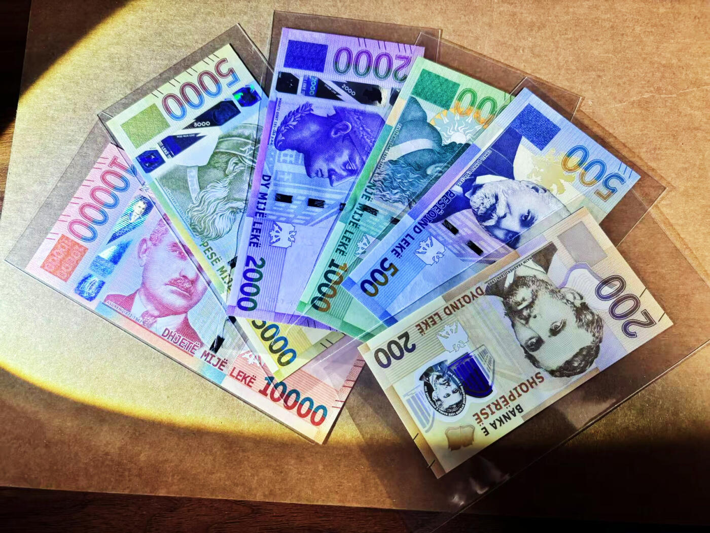 【Blue Auction】世界纸币精拍第764期——18级TOP拍卖/信誉/品质/专业/高效💫 【一组6张 含AA冠及SA首发冠无47】阿尔巴尼亚 200-10000列克 全新UNC