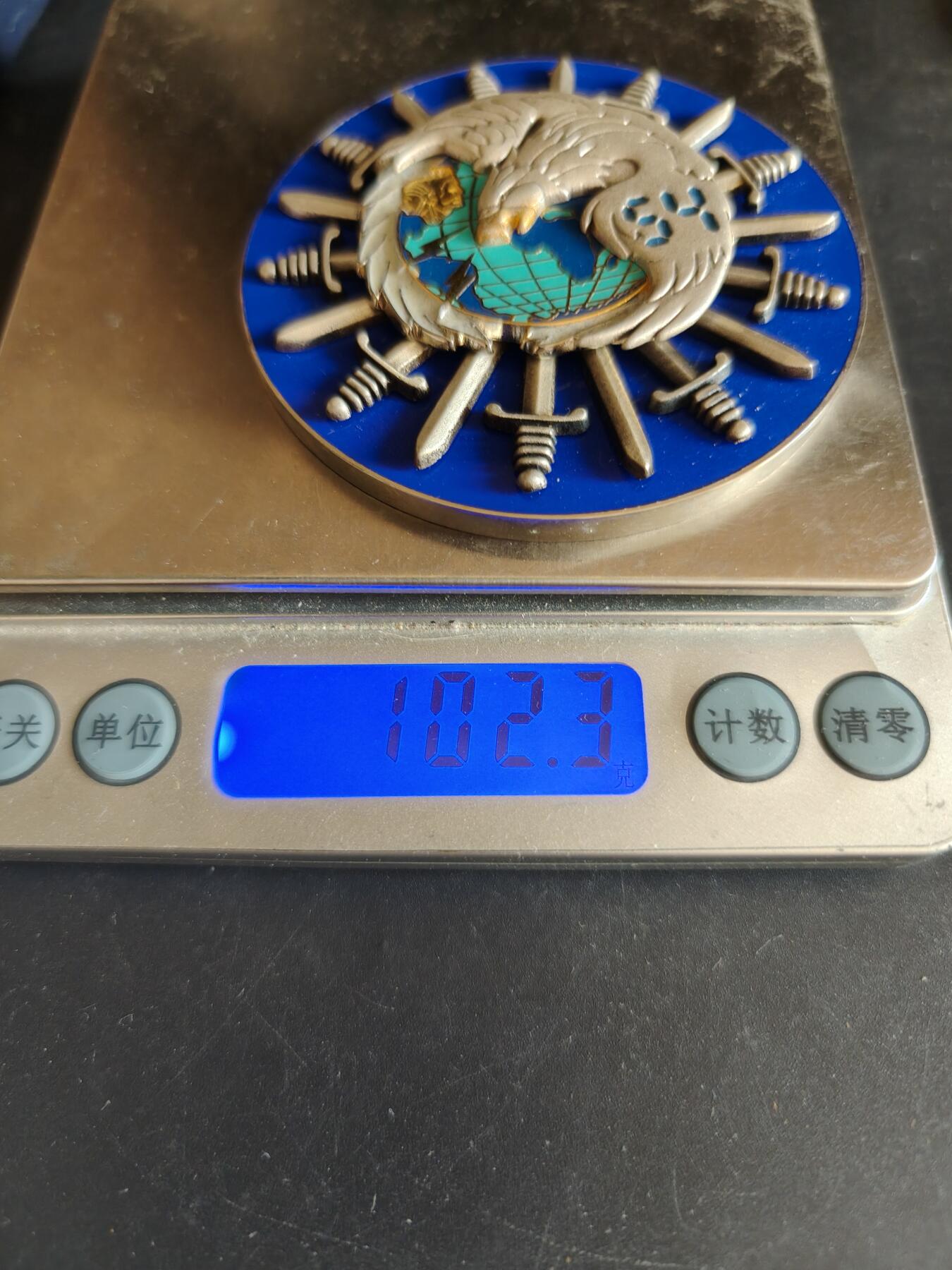 老王徽章第170期 法国陆军第54通信团纪念章     原盒     直径68mm     重量102.9g