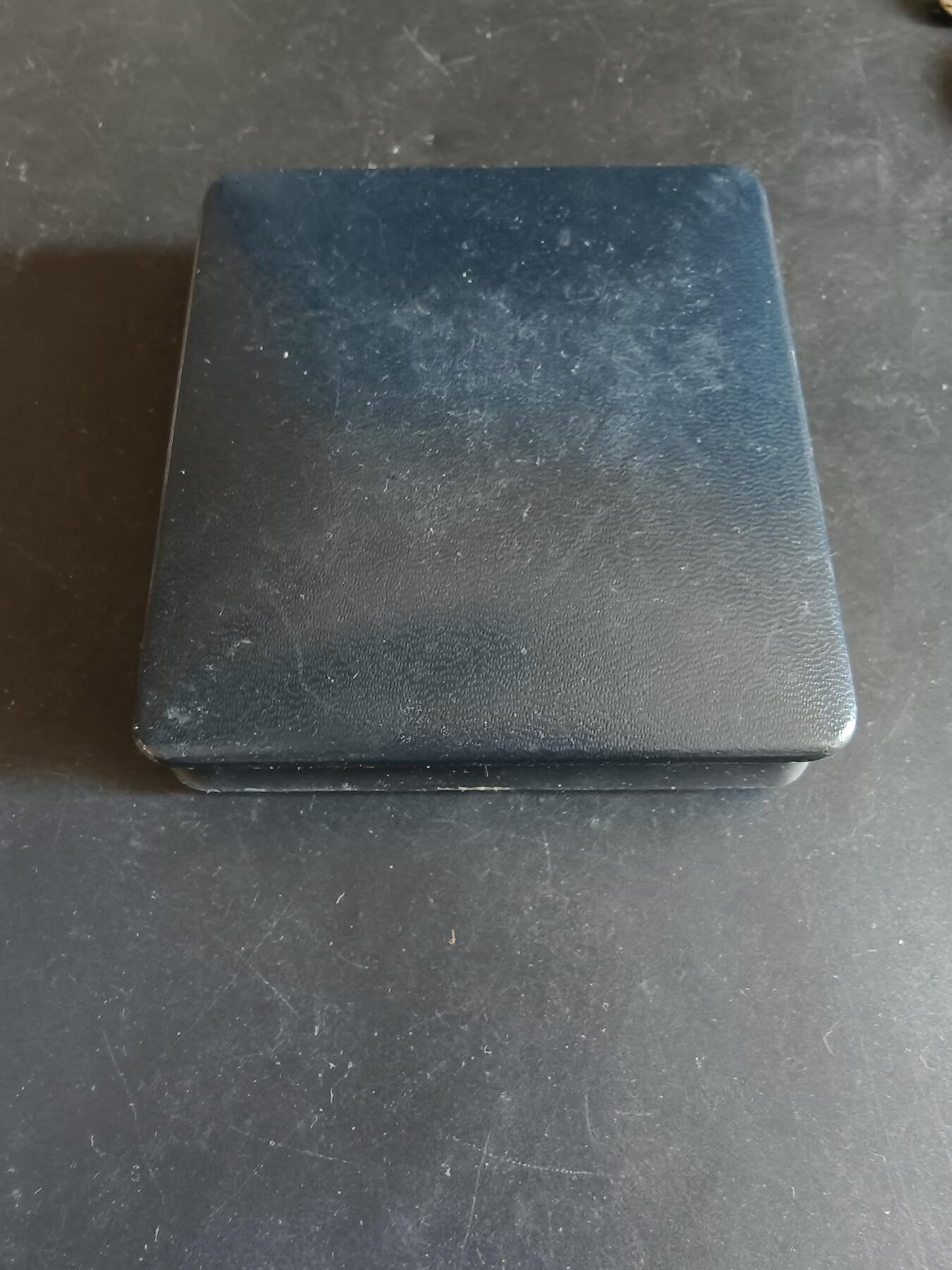 老王徽章第170期 法国第41通信团纪念章      原盒     直径70mm     重量103.6g