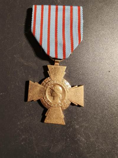 老王徽章第170期 - 法国战斗十字奖章