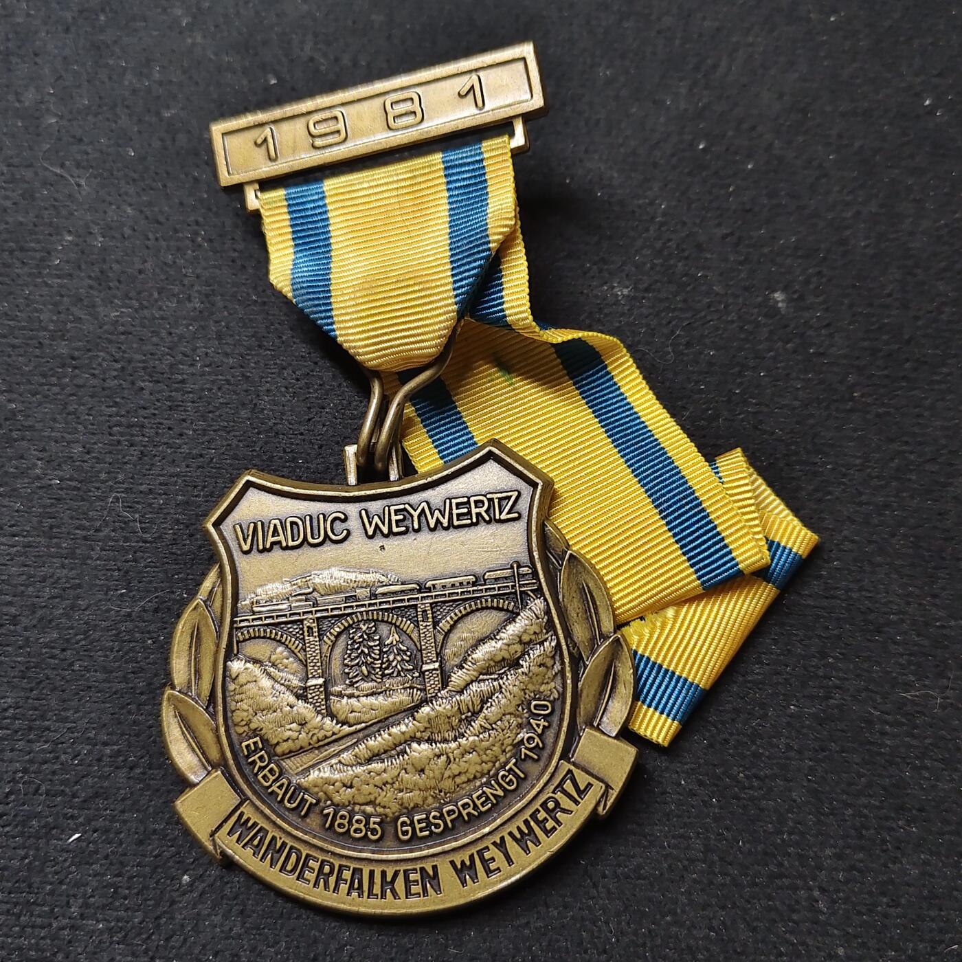 【全场包邮】纯粹捡漏拍486场（免费代拍第23场） 【勋章】比利时韦维尔茨“游隼”徒步协会1981年纪念勋章