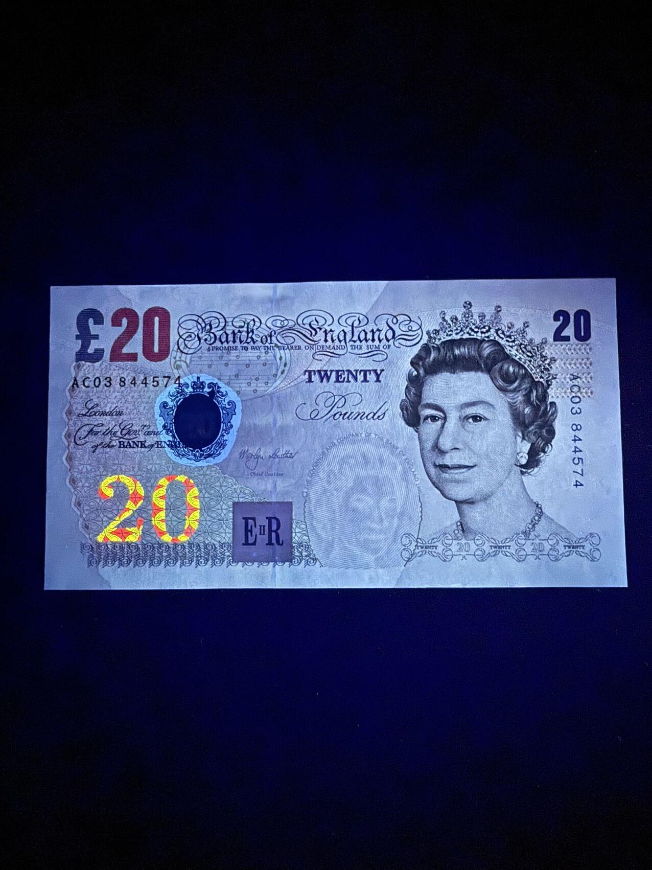 第14期 库存低价起拍 英国e序再版20镑 全新unc