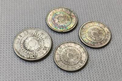 甄臻铺-世界币章拍卖（第44期）精品场拍品征集中，送拍享返佣金等优惠多多 带光好品 日本旭日10钱、20钱银币4枚  多年份，细节见图