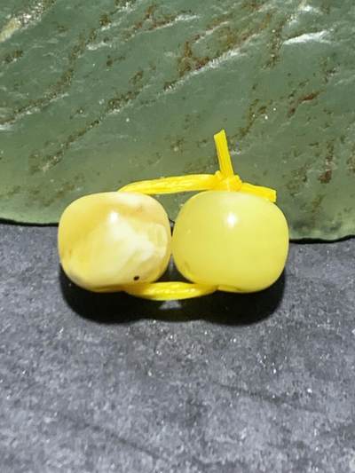 天然俄料原矿蜜蜡小尺寸老形桶珠腰珠两颗 - 天然俄料原矿蜜蜡小尺寸老形桶珠腰珠两颗