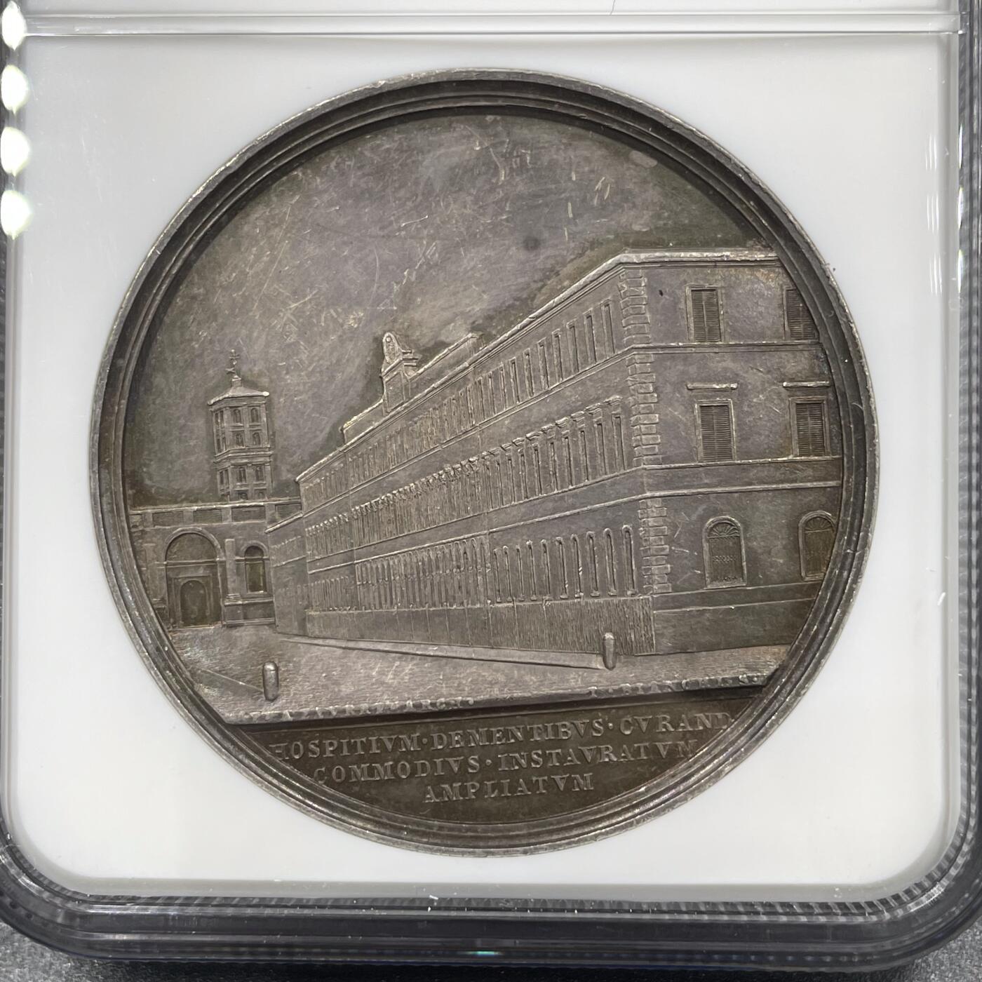 「木头集藏」“冬至雅藏”——章牌精品专场！ 1866年梵蒂冈教皇庇护九世“精神病诊所扩建”纪念银章，MS 61，较少见教皇银章。