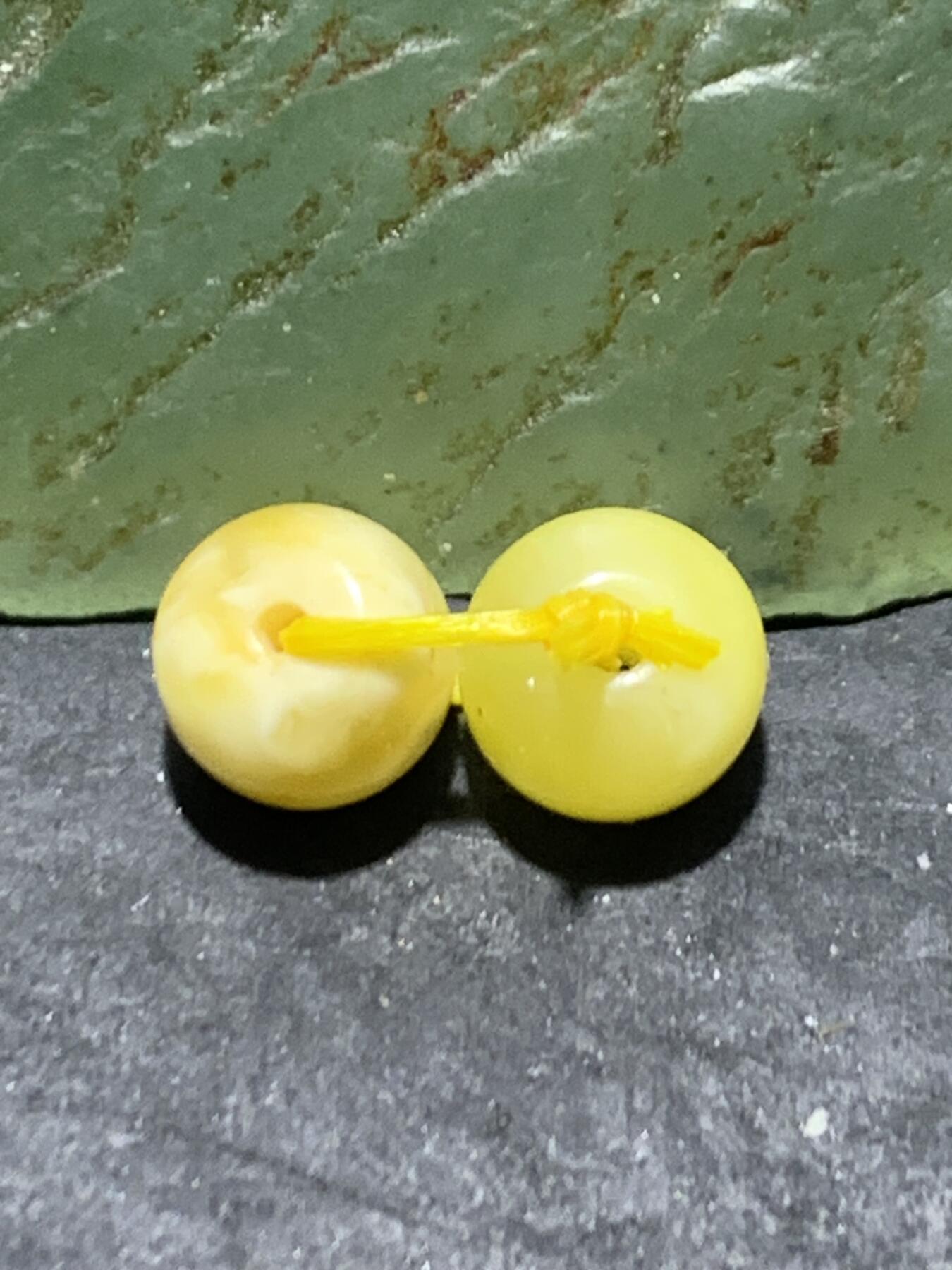 天然俄料原矿蜜蜡小尺寸老形桶珠腰珠两颗