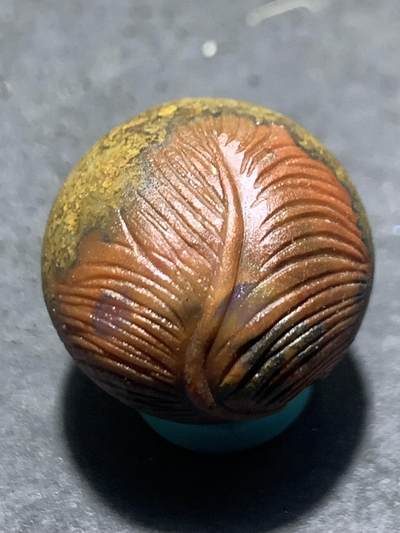 精美亚光草花纹战国红玛瑙手工俏色巧雕大叶有成珠一个， - 精美亚光草花纹战国红玛瑙手工俏色巧雕大叶有成珠一个，