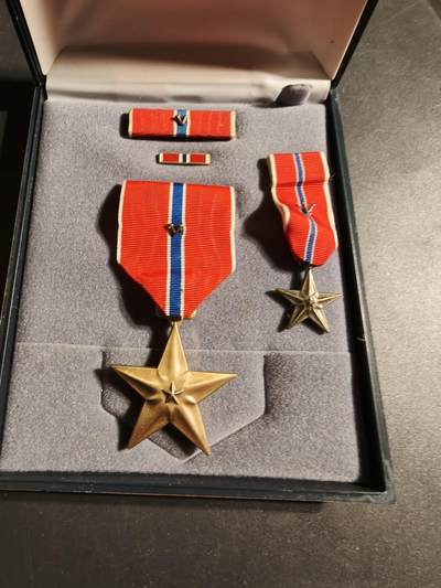 老王徽章第170期 - 美国铜星勋章    原盒带略、珐琅略和迷你章