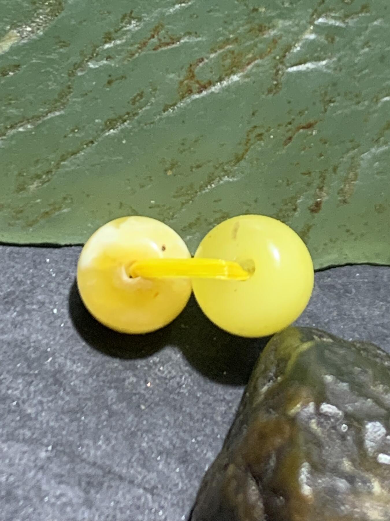 天然俄料原矿蜜蜡小尺寸老形桶珠腰珠两颗