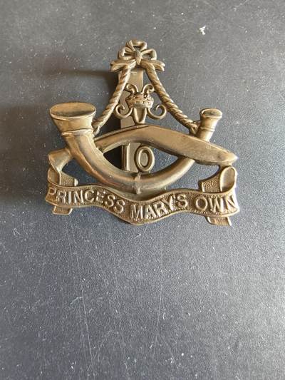 老王徽章第170期 - 英国玛丽公主直属第10廓尔喀步枪团帽徽    一战时期