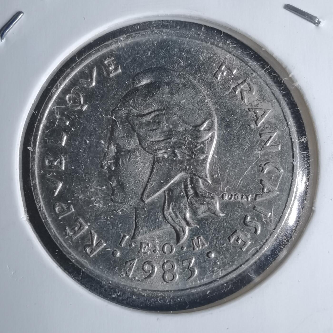 沼泽如烟--第939场 法属波利尼西亚1983年10法郎