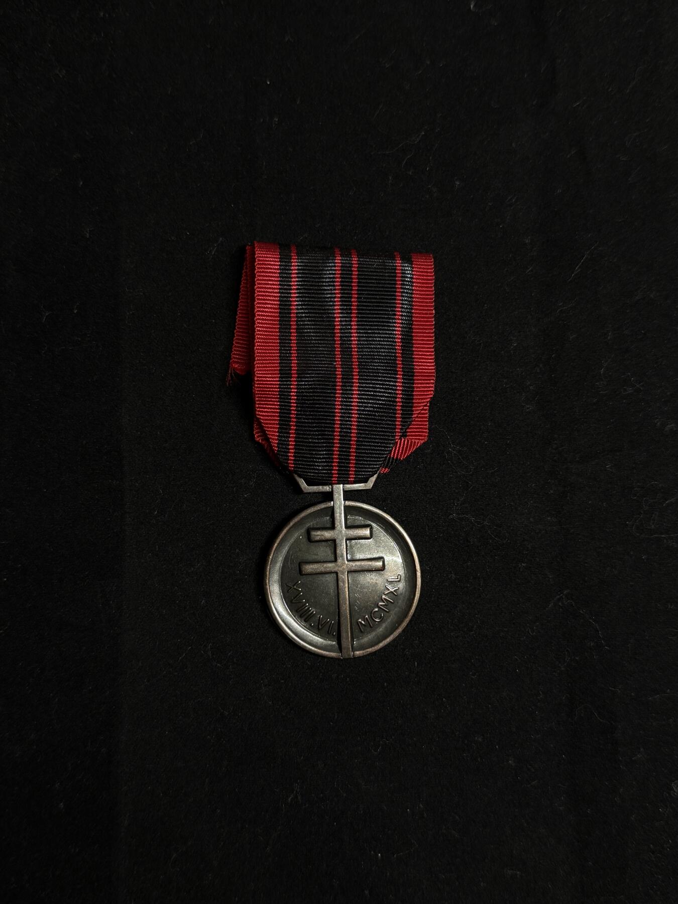 欢庆元旦！戎马世界章牌大赏第109期元旦大拍 法国二战抵抗奖章