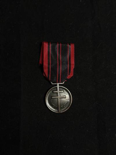 欢庆元旦！戎马世界章牌大赏第109期元旦大拍 - 法国二战抵抗奖章