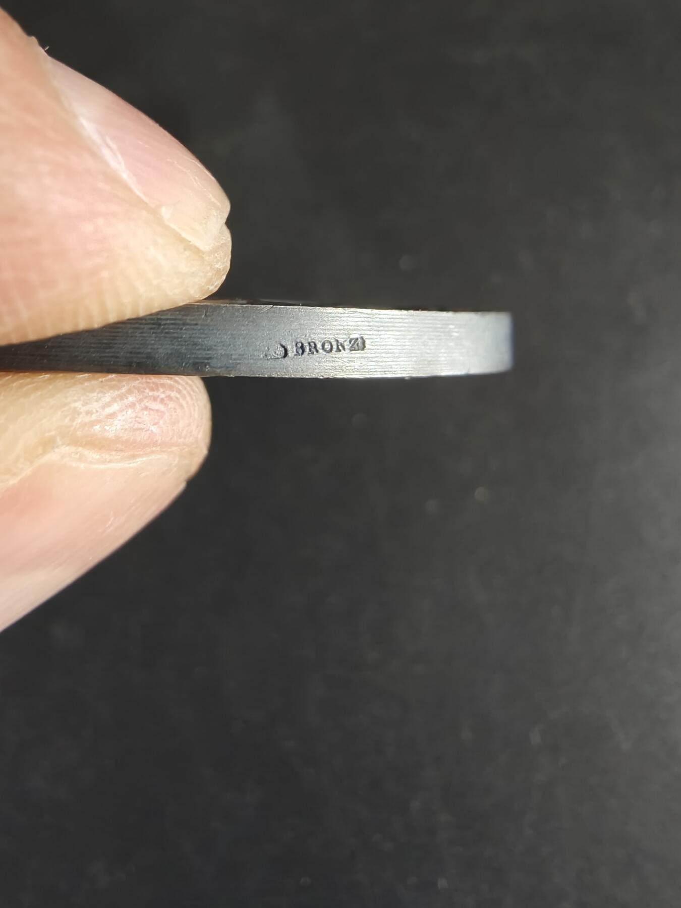 老王徽章第170期 法国自行车运动镀银大铜章     直径50mm    重量56.6g