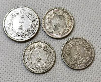 甄臻铺-世界币章拍卖（第44期）精品场拍品征集中，送拍享返佣金等优惠多多 带光好品 日本旭日10钱、20钱银币4枚  多年份，细节见图