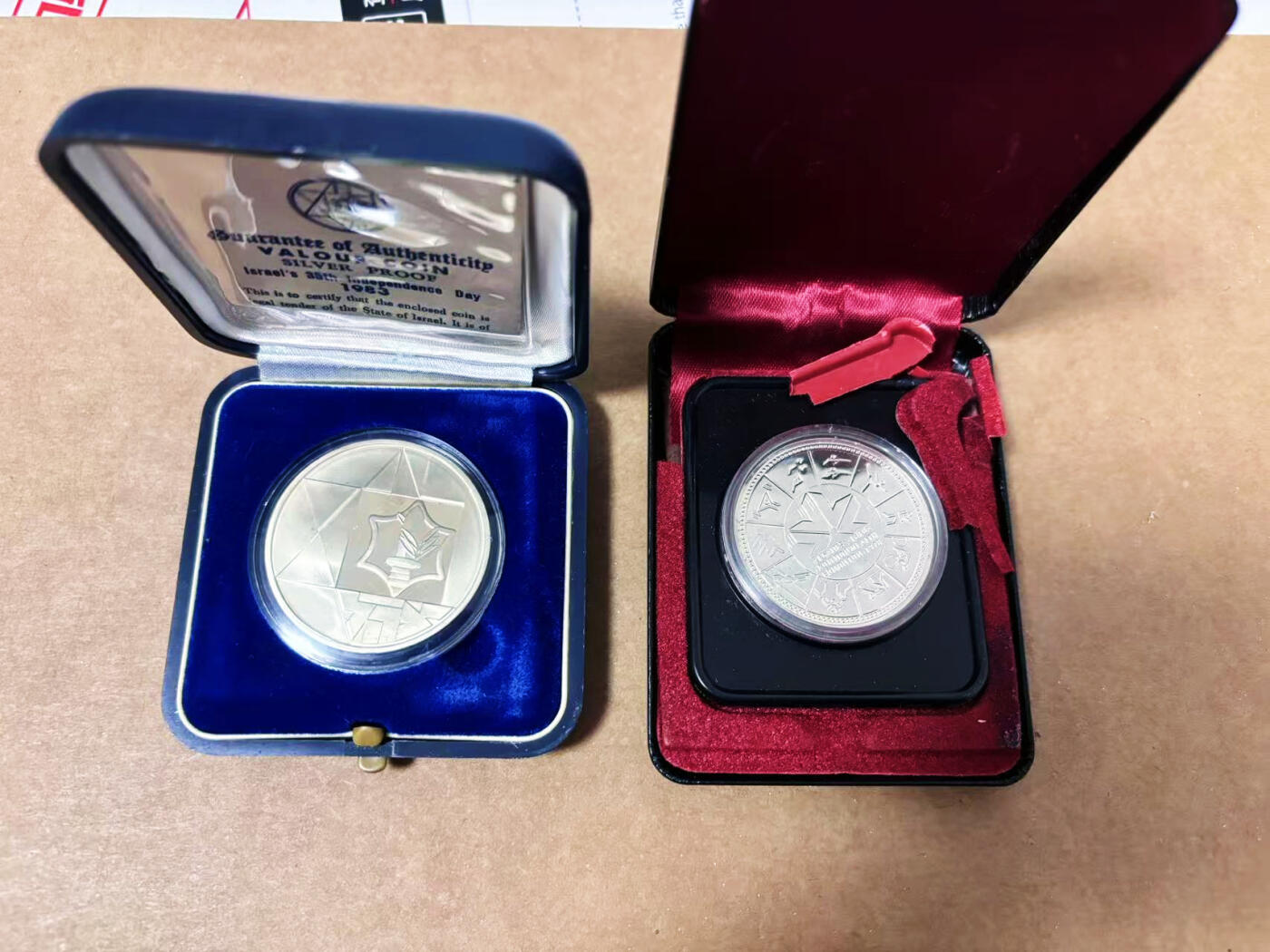 【Blue Auction】世界纸币精拍第764期——18级TOP拍卖/信誉/品质/专业/高效💫 【一组2枚】国外银币一组 带盒 品相如图有瑕疵 