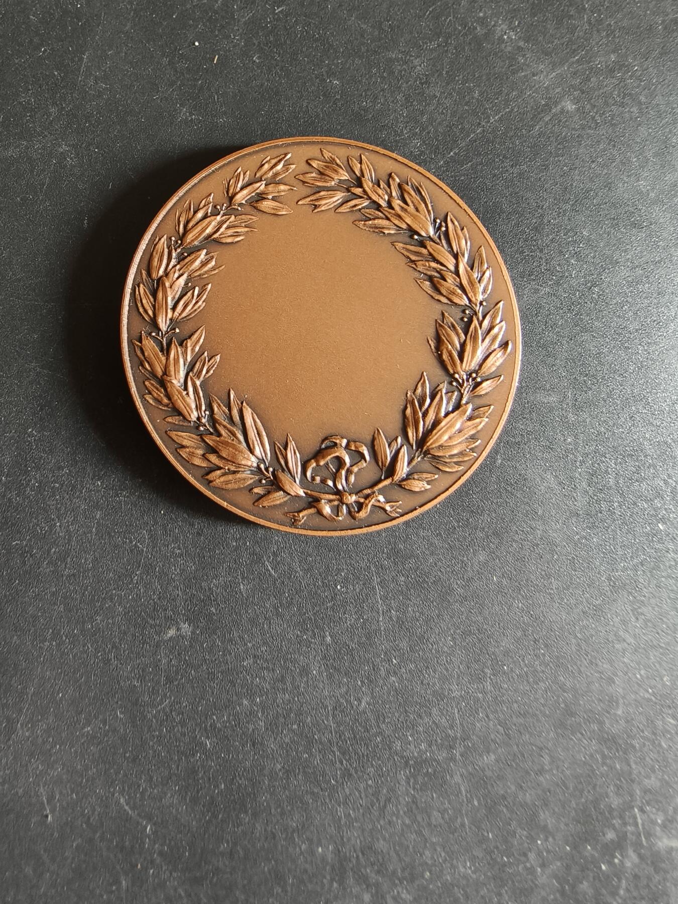 老王徽章第170期 英国皇家园艺学会 “波摩娜与芙罗拉”附属学会铜章    直径45mm     重量42.9g