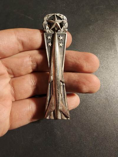 老王徽章第170期 - 美国导弹操作手高级技能章    3英寸   包银    梅耶厂