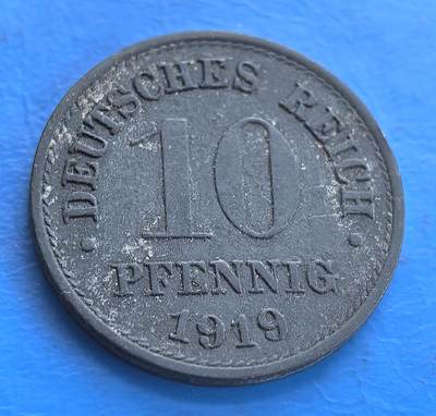 外国优质老铜币高银银币，周六九点倒数截拍，满百包邮，持续收拍 - 德意志帝国1919年10芬尼，双头鹰是帝国象征。它诞生于一战后初期，见证魏玛共和国货币开端，留存历史痕迹，对研究德国货币史、战后秩序有价值，是时代的实物见证 。