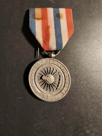 老王徽章第170期 - 法国银级铁路服务奖章    维希版1945实发