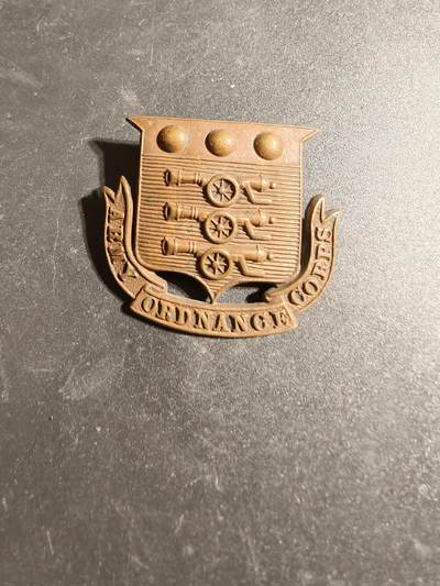 老王徽章第170期 - 英国皇家军械署帽徽    二战时期    背杆损坏