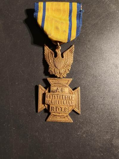 老王徽章第170期 - 美国空军预备军官团杰出成就奖章    实发带厂标