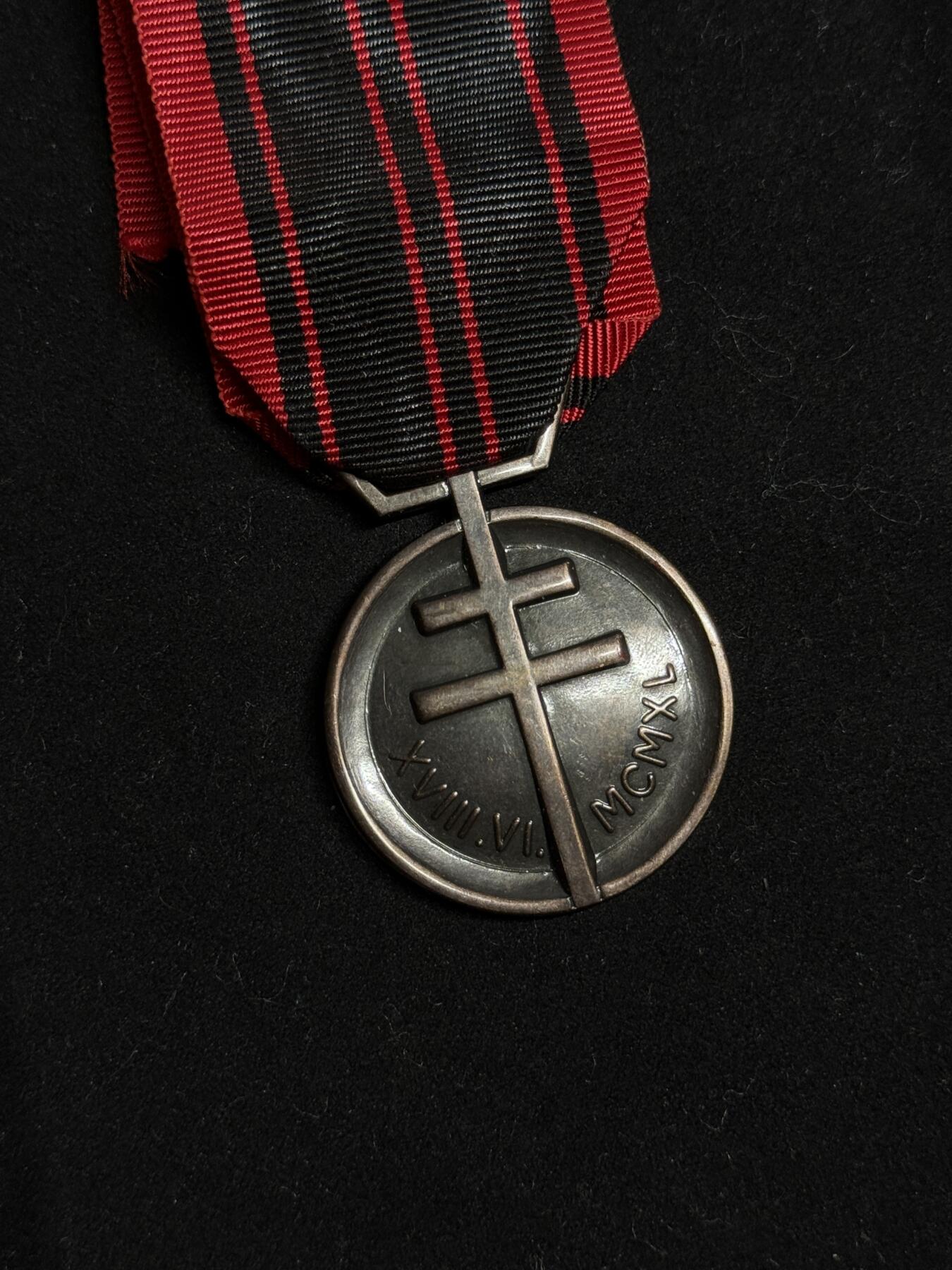 欢庆元旦！戎马世界章牌大赏第109期元旦大拍 法国二战抵抗奖章