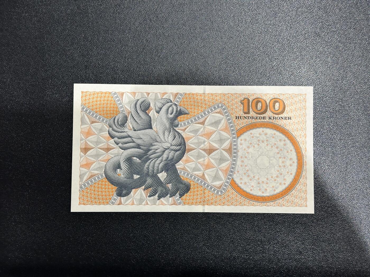 《外钞收藏家》第五百九十五期（优品场）（本平台长期征集拍品、欢迎藏友们联系合作）