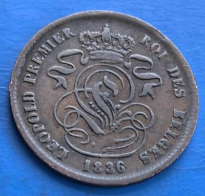 外国优质老铜币高银银币，周六九点倒数截拍，满百包邮，持续收拍 - 比利时1836 年2分。正面是利奥波德一世花押及 “LEOPOLD PREMIER ROI DES BELGES 1836” ，彰显王权；背面是坐狮护宪法石碑，环绕 “L'UNION FAIT LA FORCE”（团结就是力量 ），下方 “2 CENT” 及 “BRAEMT”（ 雕刻师 ）。见证比利时建国初期历史，具历史、收藏及文化研究价值，是比利时早期货币与国家精神的实物缩影