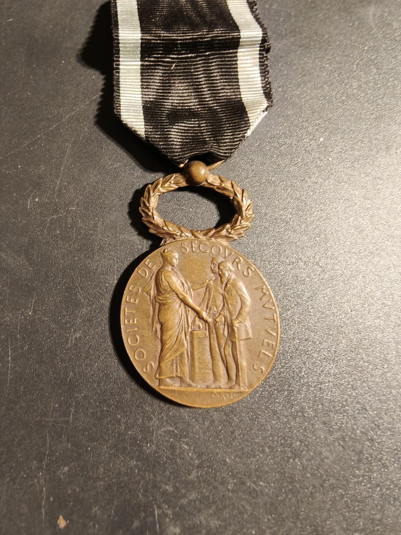 老王徽章第170期 法国铜级内政部荣誉奖章    1898年实发   获得者为小学教师