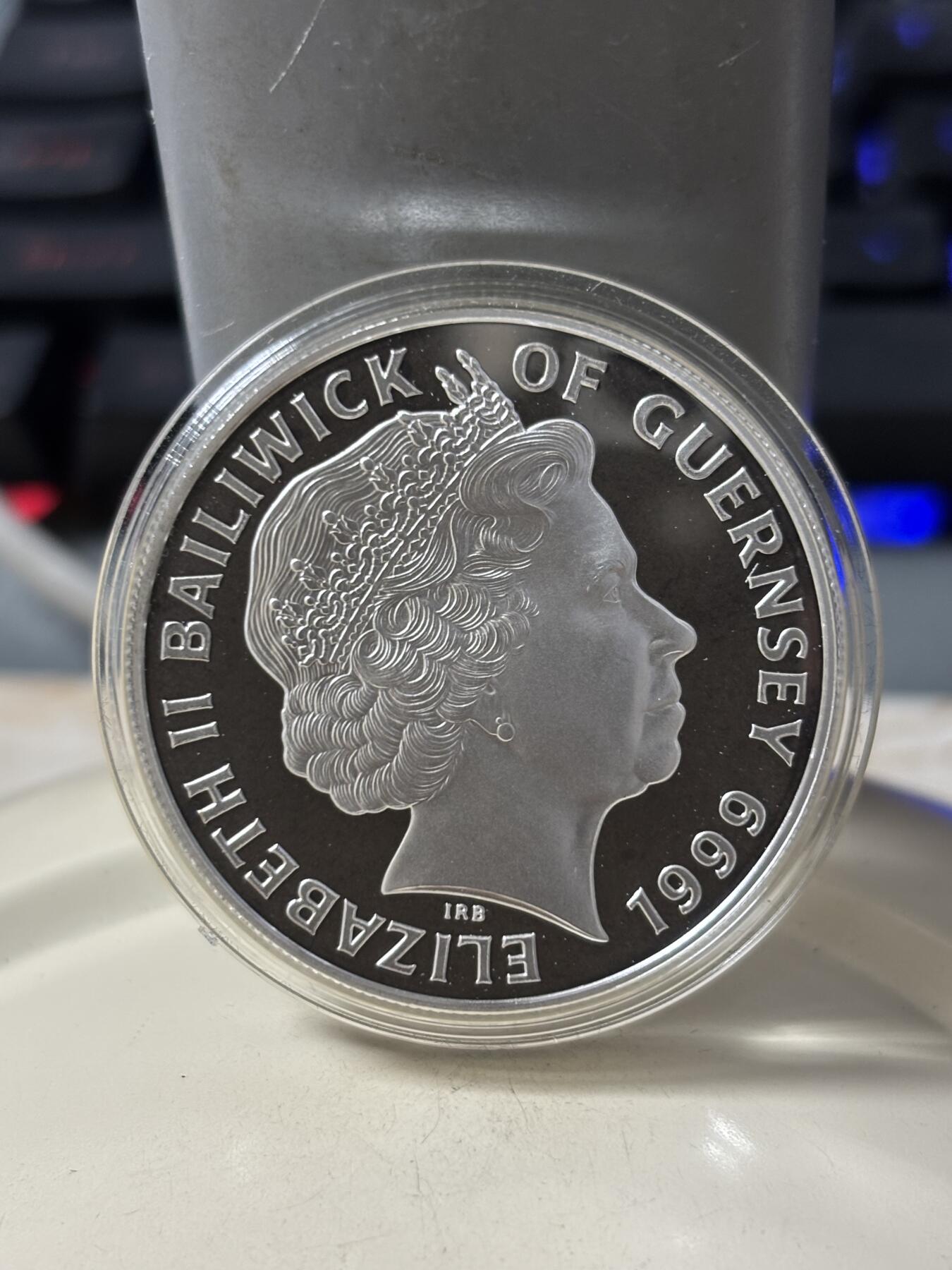 第185期拍卖 根西1999年爱德华王子与索菲·雷斯-琼斯小姐纪念银币原盒证书，925银，28.28克，发行30000枚，【银价378】