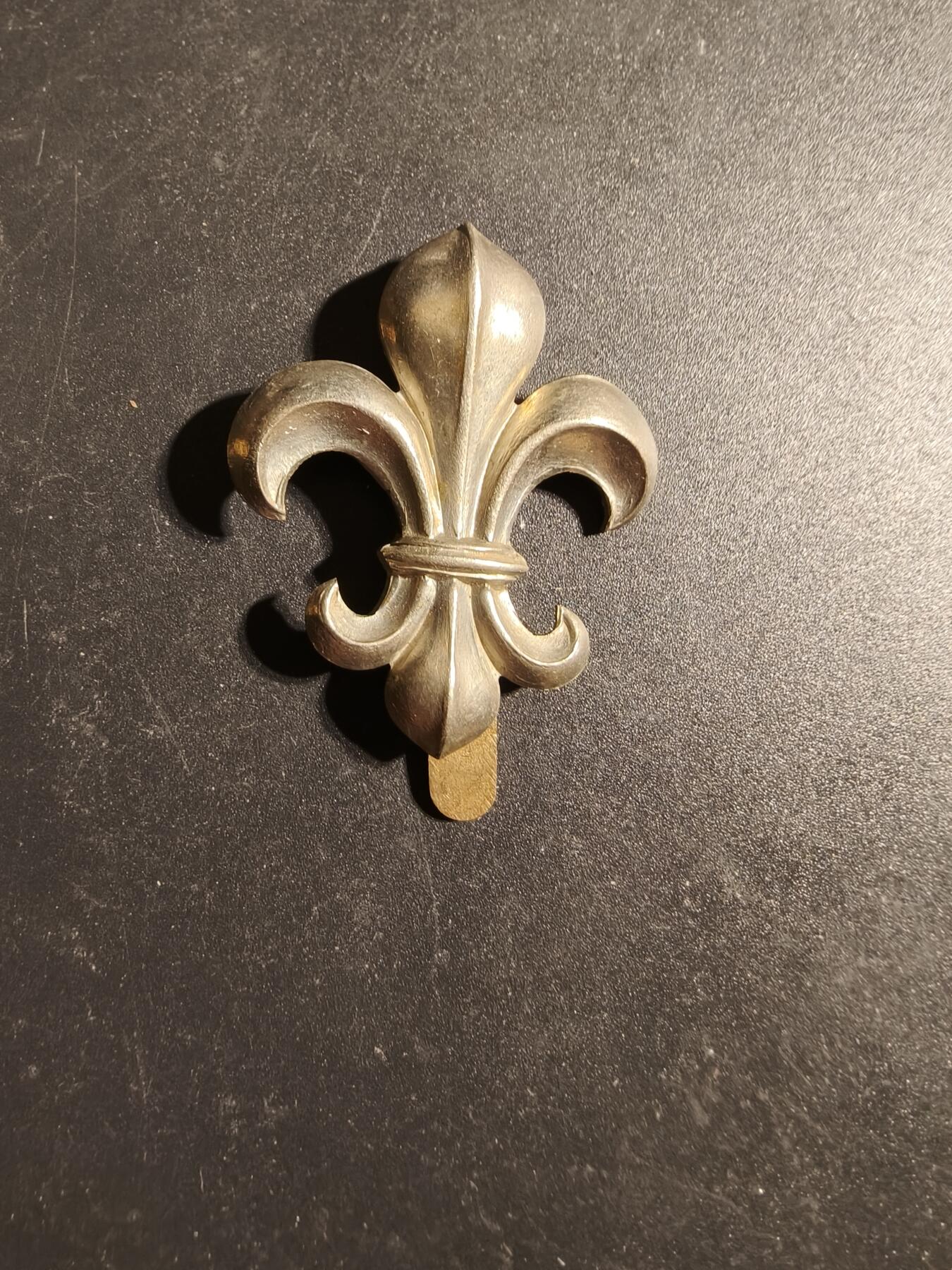 老王徽章第170期 英国曼彻斯特步兵团帽徽    一战时期