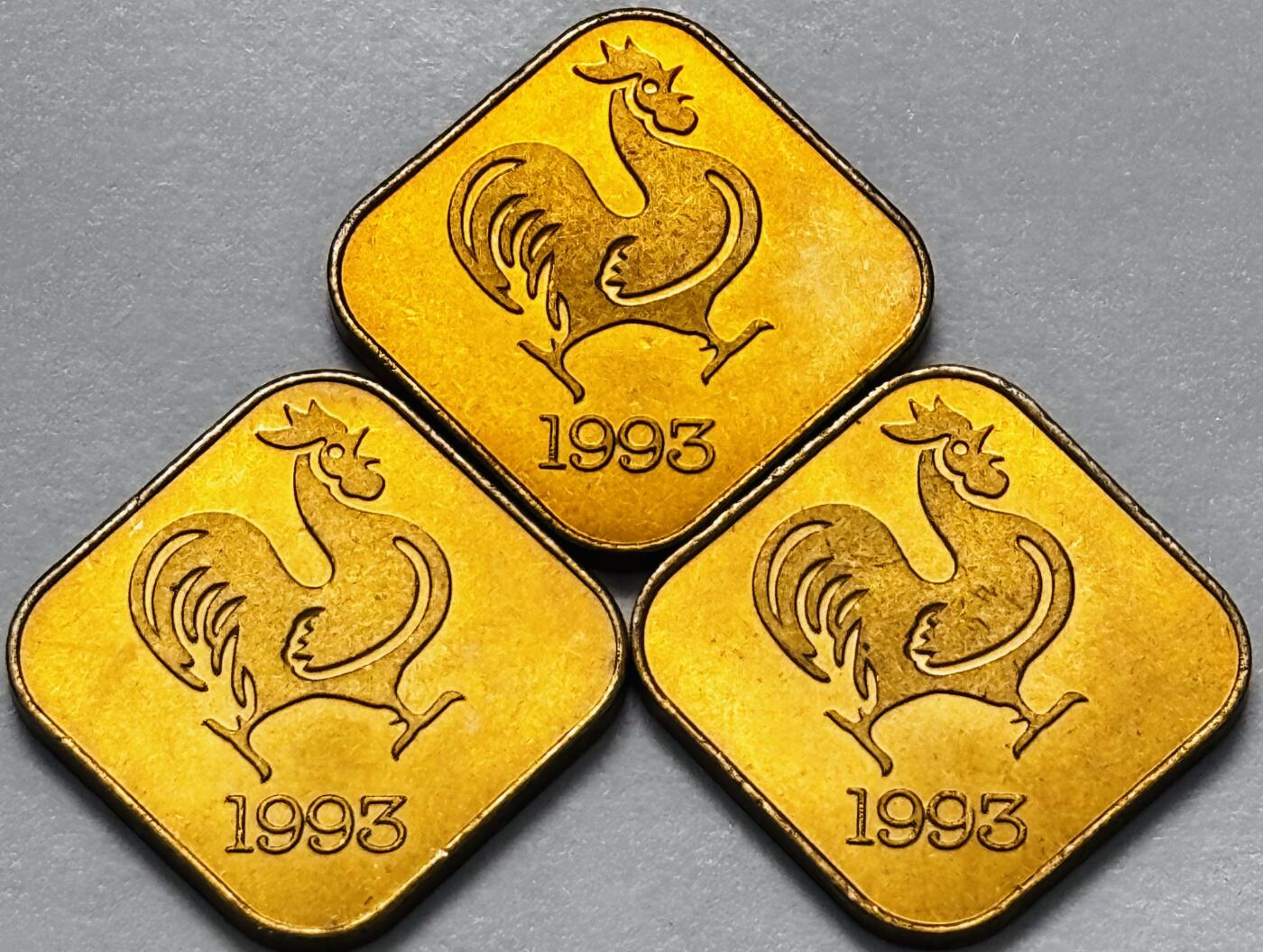 文馨钱币收藏第 286 场，圣诞节专场【 长期接收代拍品低至 0 佣金】 全新 1993 年日本鸡年纪念章 3 枚