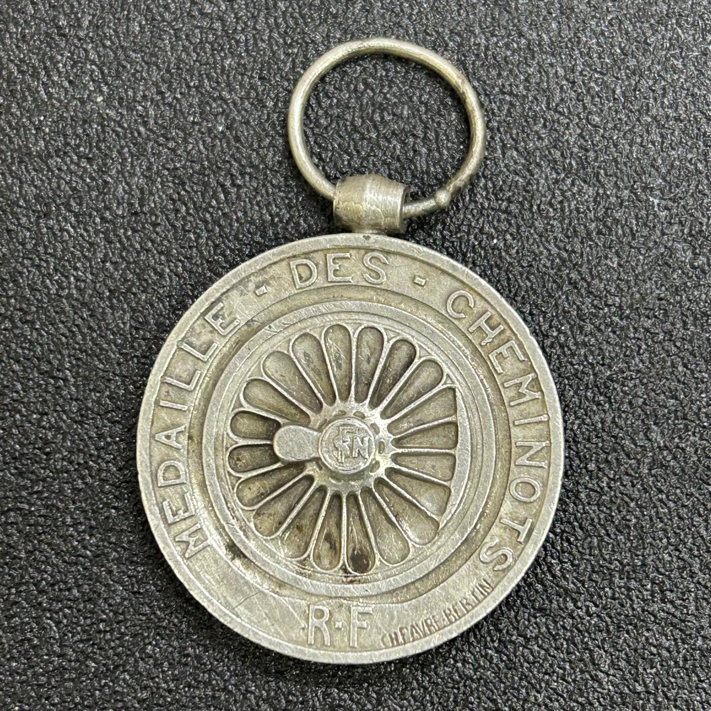 西秦中古拍卖第六十九期 法国维希政府时期银级铁路功绩奖章